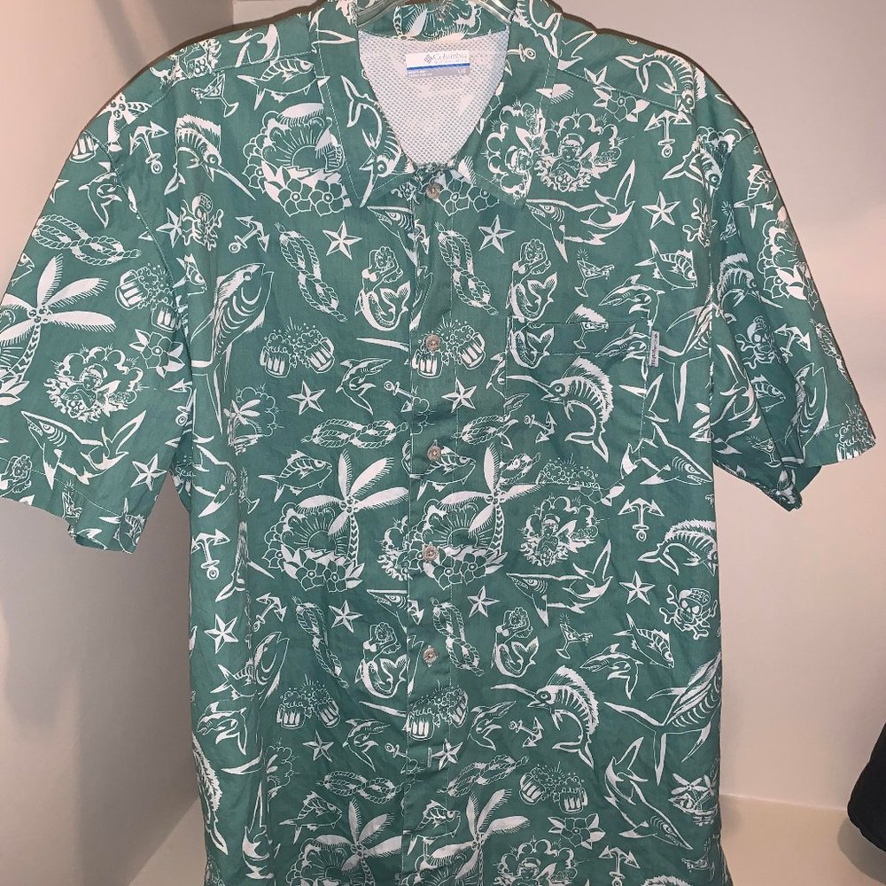 Columbia Hawaiian Themed Button-Down Shirt